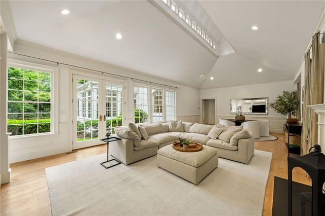 3955 Northside Drive NW, Atlanta, GA 30342