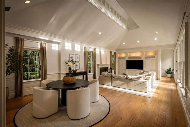 3955 Northside Drive NW, Atlanta, GA 30342