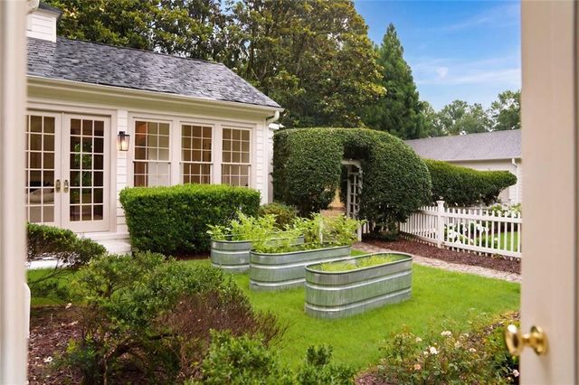 3955 Northside Drive NW, Atlanta, GA 30342