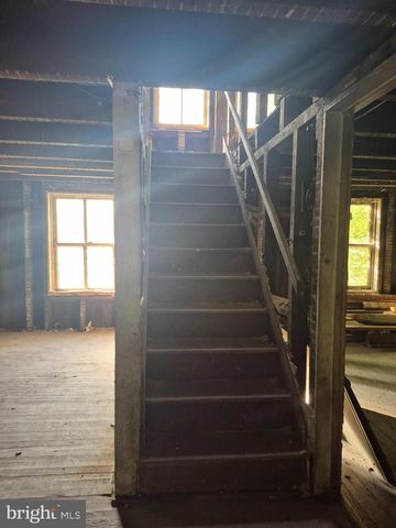 1 MORTONVILLE RD, Coatesville, PA 19320