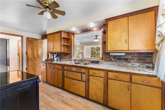 109 Eakin Dr, Brighton Twp, PA 15009