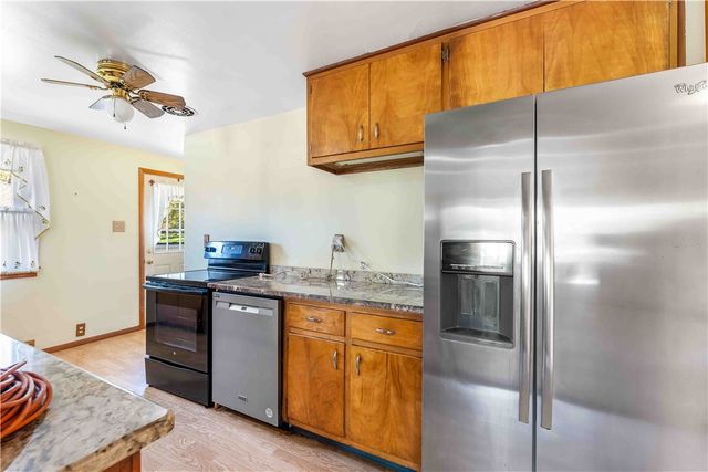 109 Eakin Dr, Brighton Twp, PA 15009