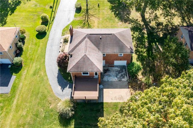 109 Eakin Dr, Brighton Twp, PA 15009