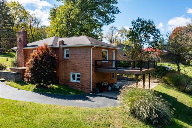 109 Eakin Dr, Brighton Twp, PA 15009