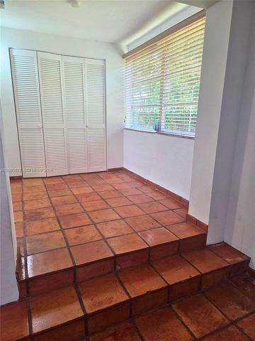 2724 SW 36th Ave, Miami, FL 33133