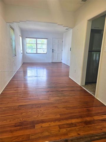 2724 SW 36th Ave, Miami, FL 33133
