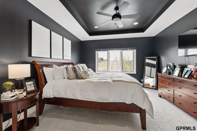 22321 Ponderosa Road, Gretna, NE 68028
