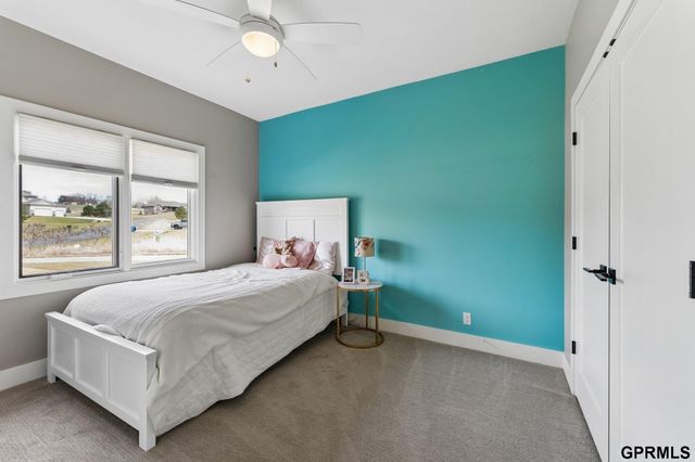 22321 Ponderosa Road, Gretna, NE 68028