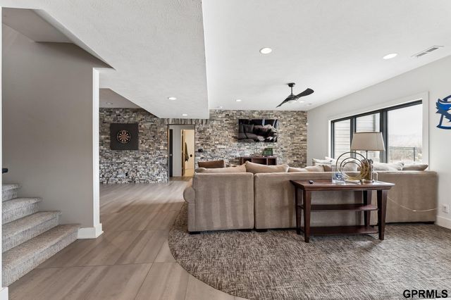 22321 Ponderosa Road, Gretna, NE 68028