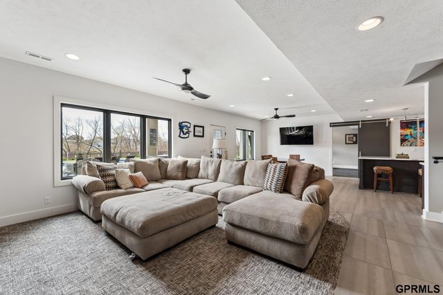 22321 Ponderosa Road, Gretna, NE 68028