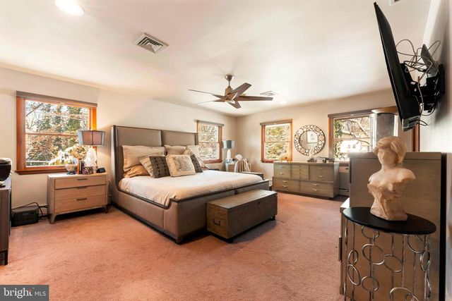 68 PILGRIM LN, Drexel Hill, PA 19026