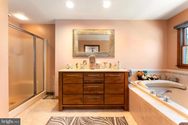 68 PILGRIM LN, Drexel Hill, PA 19026