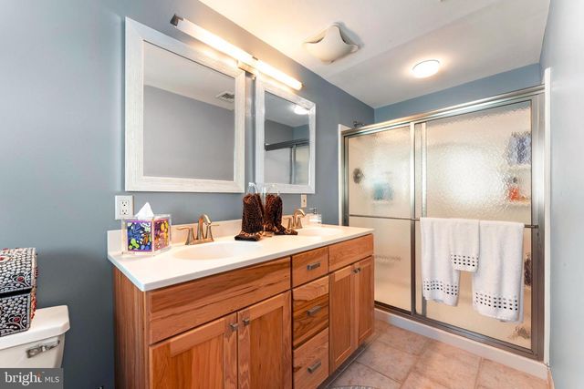 68 PILGRIM LN, Drexel Hill, PA 19026