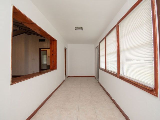 2880 1st Road, Vero Beach, FL 32968