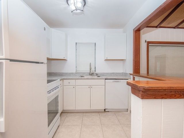 2880 1st Road, Vero Beach, FL 32968