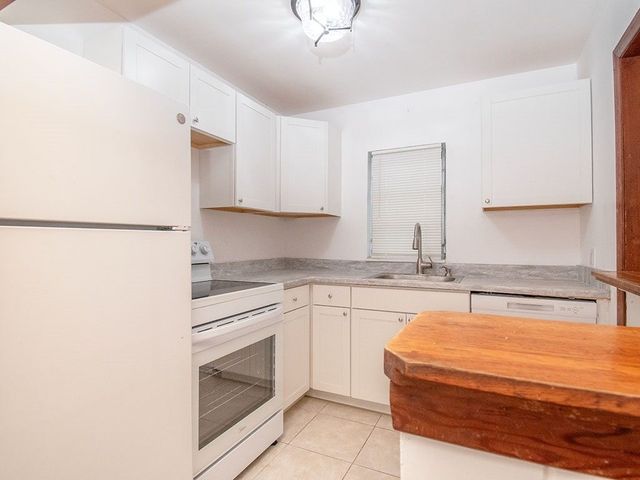 2880 1st Road, Vero Beach, FL 32968