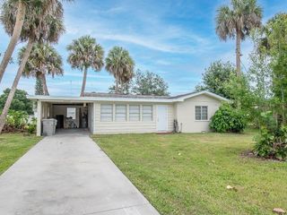 2880 1st Road, Vero Beach, FL 32968