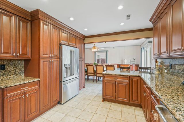 41 Rodak Circle, Edison, NJ 08817