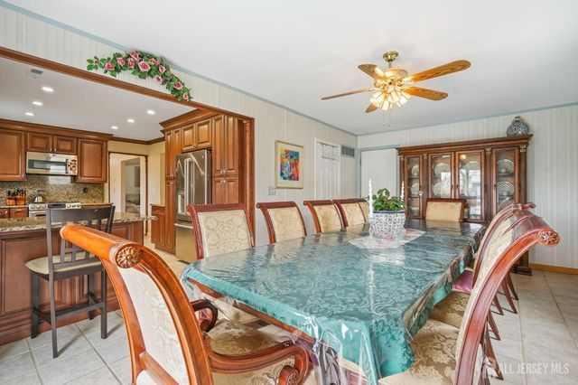 41 Rodak Circle, Edison, NJ 08817