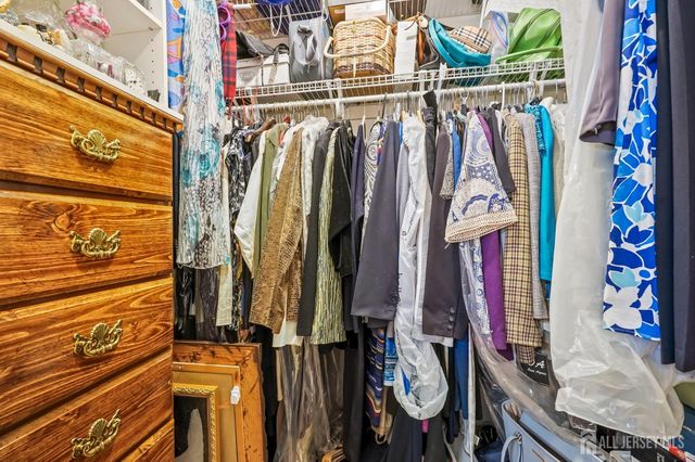 41 Rodak Circle, Edison, NJ 08817