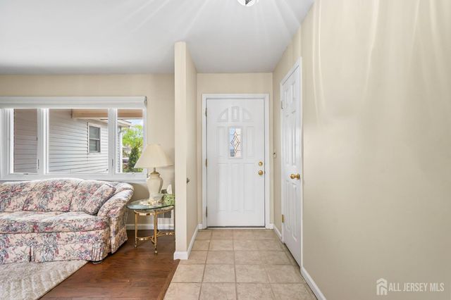 41 Rodak Circle, Edison, NJ 08817