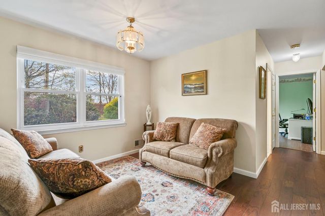 41 Rodak Circle, Edison, NJ 08817