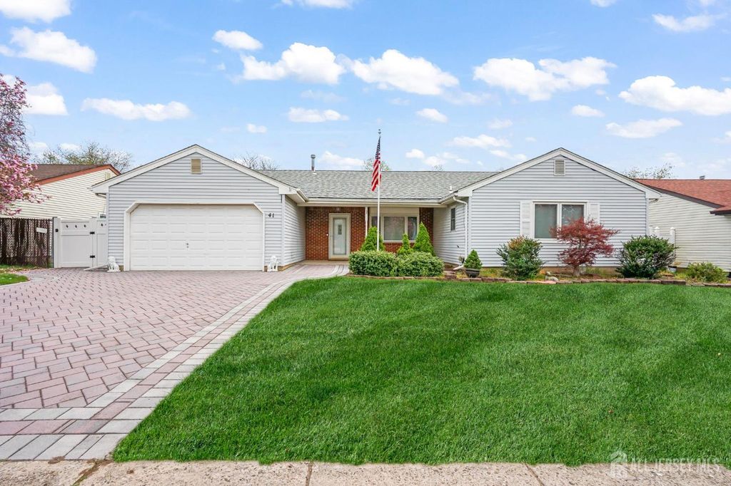 41 Rodak Circle, Edison, NJ 08817