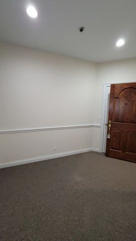 708 Florsheim Drive 106, Libertyville, IL 60048