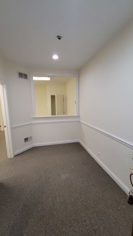 708 Florsheim Drive 106, Libertyville, IL 60048