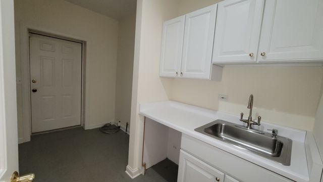 708 Florsheim Drive 106, Libertyville, IL 60048