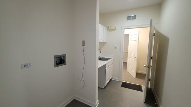 708 Florsheim Drive 106, Libertyville, IL 60048