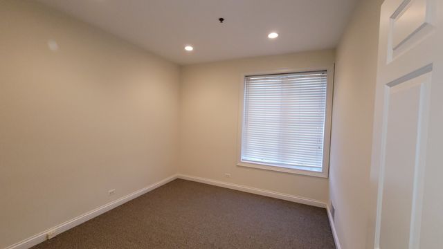 708 Florsheim Drive 106, Libertyville, IL 60048