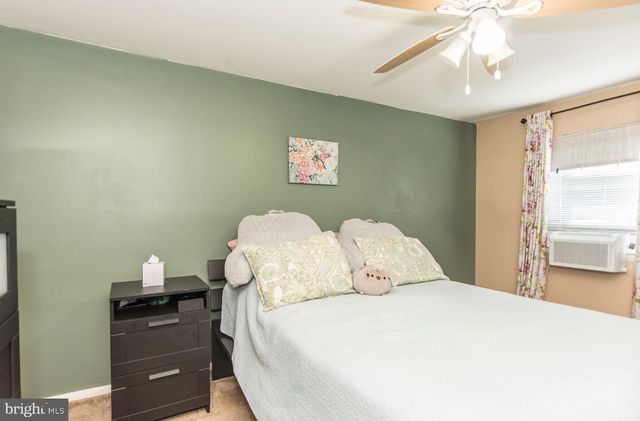 12715 MEDFORD RD, Philadelphia, PA 19154