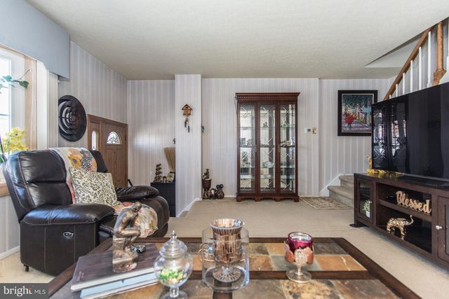 12715 MEDFORD RD, Philadelphia, PA 19154