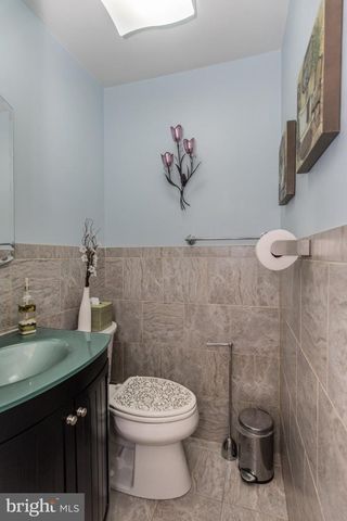12715 MEDFORD RD, Philadelphia, PA 19154