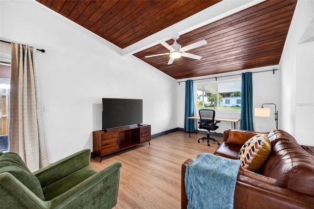 2922 W AVERILL AVENUE, Tampa, FL 33611