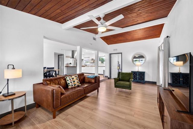 2922 W AVERILL AVENUE, Tampa, FL 33611
