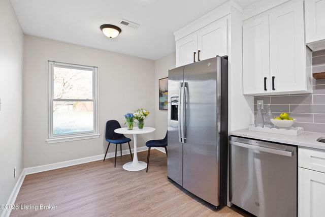 3103 Carriage Hill Dr, Louisville, KY 40241