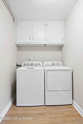 3103 Carriage Hill Dr, Louisville, KY 40241