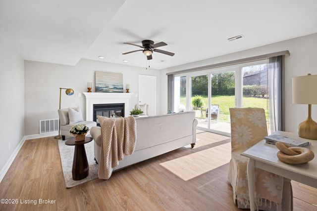 3103 Carriage Hill Dr, Louisville, KY 40241