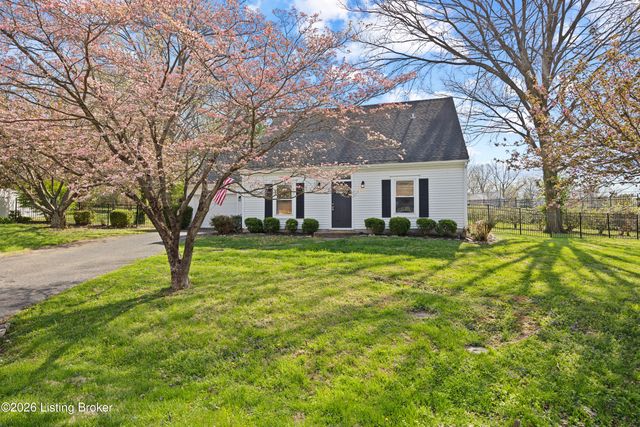 3103 Carriage Hill Dr, Louisville, KY 40241