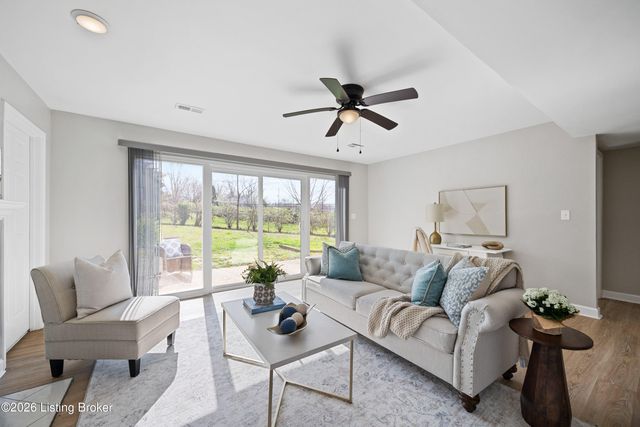 3103 Carriage Hill Dr, Louisville, KY 40241