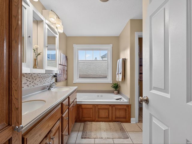 14440 Settlers Trail, Leo, IN 46765