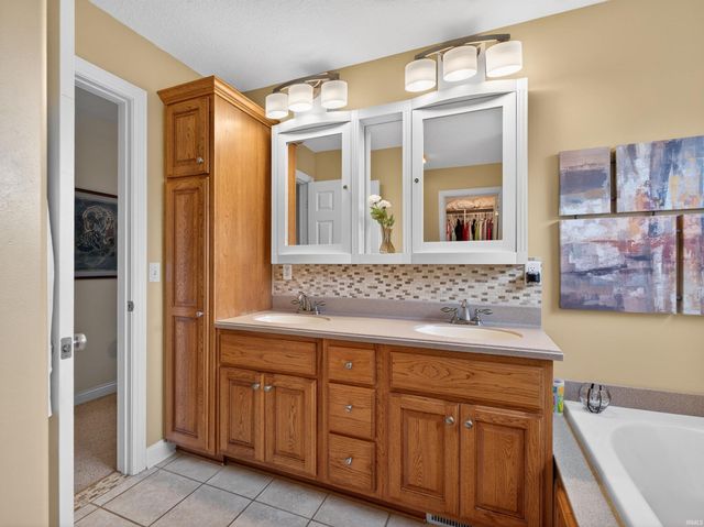 14440 Settlers Trail, Leo, IN 46765