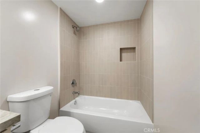 3020 E 3rd 16, Long Beach, CA 90814