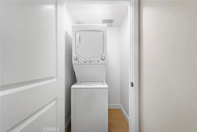 3020 E 3rd 16, Long Beach, CA 90814