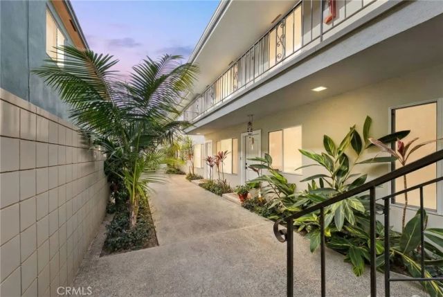 3020 E 3rd 16, Long Beach, CA 90814