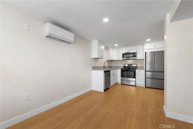 3020 E 3rd 16, Long Beach, CA 90814