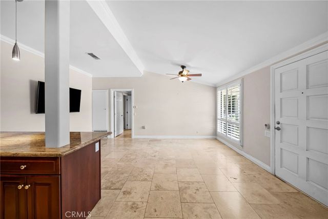 19157 Avenue Of The Oaks A, Newhall, CA 91321