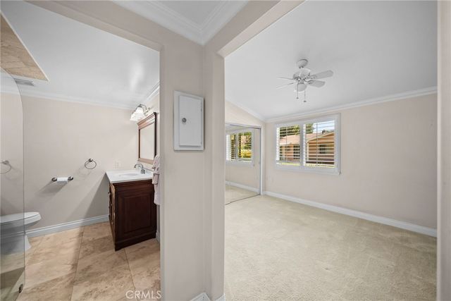 19157 Avenue Of The Oaks A, Newhall, CA 91321